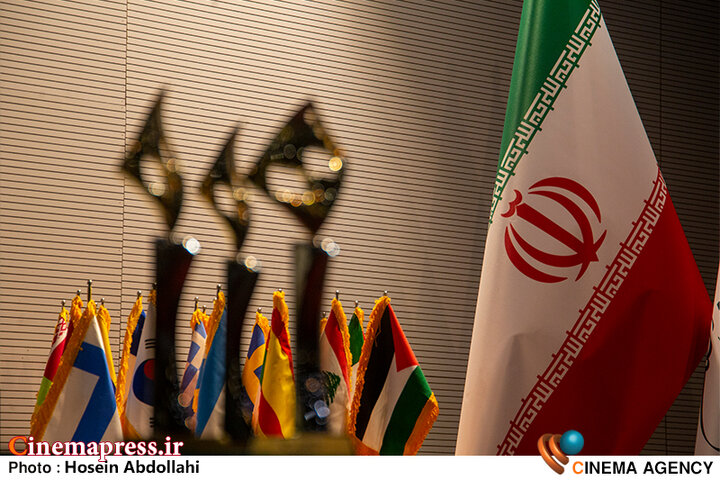 از محل برگزاری بیکیفیت تا آثاری که چنگی به دل نمیزند/ وقتی نهادهای انقلابی کارکرد خود را گم کردهاند!