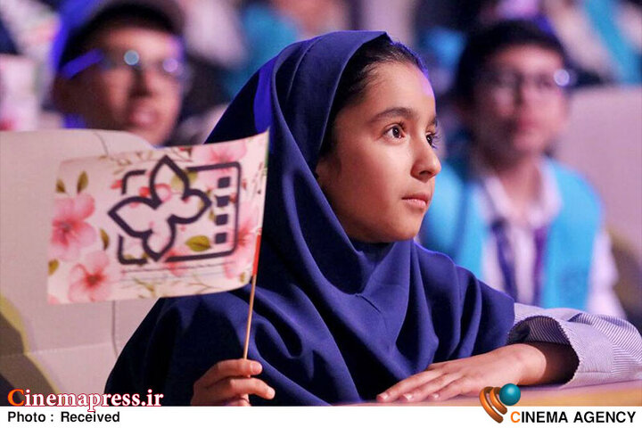 از بروز اختلاف مابین «بنیاد سینمایی فارابی» و «شهردای اصفهان» برای تولیگری جشنواره تا زنگ خطر «تحریف هویت ملی» با تک انیمیشن حاضر در این دوره!