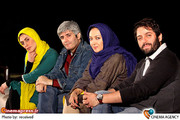 بهناز جعفری  و نیکی کریمی در تمرین نمایش «شام با دوستان» به کارگردانی آیدا کیخایی