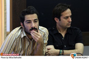 محمد قدس و احمد مهران فر  در نشست خبری نمایش« مرد بالشی» 