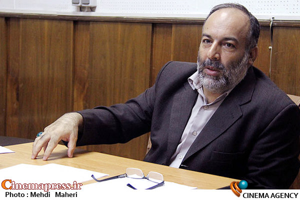 عظیمی میرآبادی: باید ساختار کلی فرهنگی با تغییر و تحول جدی و بنیادین مواجه شود/ اقداماتی در حوزه فرهنگی صورت گرفته که مبنای آن منش انقلابی نبوده است! مهدی عظیمی میر آبادی قائم مقام اداره کل نظارت و ارزشیابی سازمان سینمایی