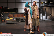 شایسته ایرانی و رویا جاویدنیا در نمایش ناتمام به کارگردانی سیما تیر انداز