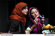 شایسته ایرانی و رویا جاوید نیا در نمایش ناتمام به کارگردانی سیما تیر انداز