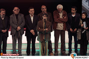 تقدیر از ناصر تقوایی در اختتامیه هفتمین جشنواره سینما حقیقت