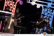 اجرای محمد اصفهانی در بیست و نهمین جشنواره موسیقی فجر