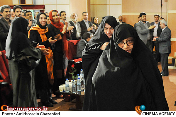 «پرویز شیخطادی» سریال «خداحافظ مادر» را کلید زد سرکار خانم مرضیه دباغ در اختتامیه سومین جشنواره سراسری فیلم کوتاه بسیج