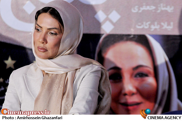 انتقاد «مهشید افشارزاده» از اعطای بی ضابطه مجوز کارگردانی/ خانه سینما نتوانسته وظایف صنفی خود را انجام دهد  مهشید افشارزاده در نشست خبری فیلم سینمایی پنج ستاره