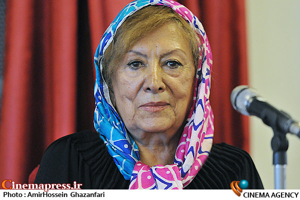 «تالار مولوی» میزبان مراسم یادبود «پری صابری» میشود پری صابری در نشست خبری نمایش «باغ دلگشا»