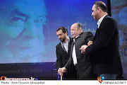 بزرگداشت محمدعلی کشاورز در افتتاحیه سی و سومین جشنواره بین‌المللی فیلم فجر