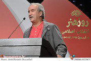 «اغراق» مخاطب را قانع نمی‌کند/ در «ادبیات جنگ و دفاع» به نثرهای آهنگین و نمایشی نیازی نداریم/ «جنگ» تجربه‌ای است که سخت می‌توان از آن نوشت