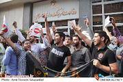 تجمع مقابل وزارت ارشاد در اعتراض به اکران فیلم رستاخیز