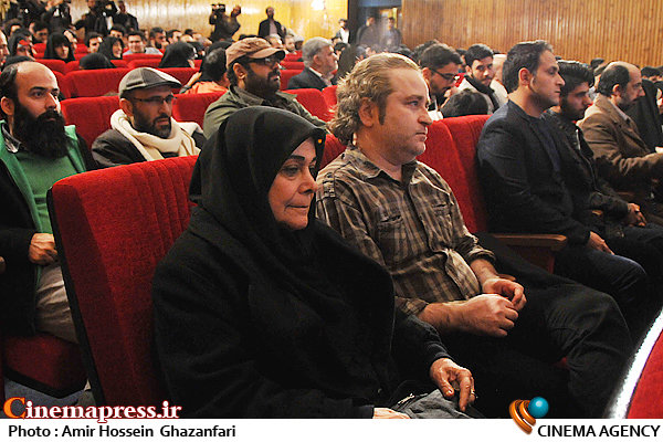 با سوخت سرمایه افراد زیادی بیکار میشوند که در نهایت به کلیت سینما لطمه وارد میشود صادق صادق دقیقی و پروانه مرزبان در افتتاحیه ششمین جشنواره مردمی فیلم عمار