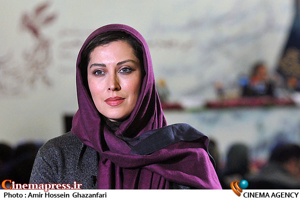 مهتاب کرامتی در نشست خبری سی‌و‌چهارمین جشنواره فیلم فجر