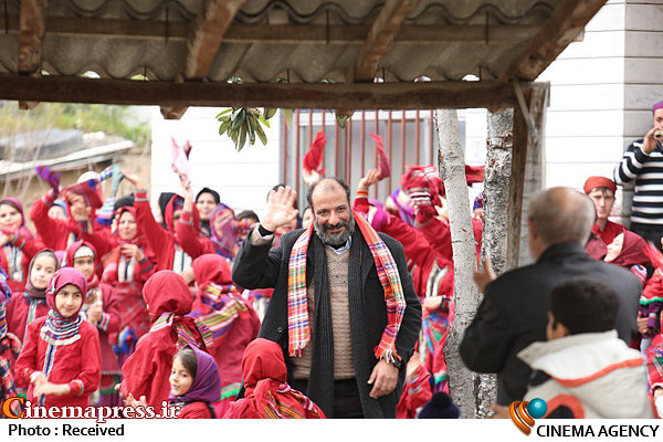 آذین: «زاپاس» فیلمی شبه کمدی با دیالوگ ها و حوادث و موضوعات خنثی است/ این فیلم نتوانسته در ارایه پیام موفق باشد زاپاس