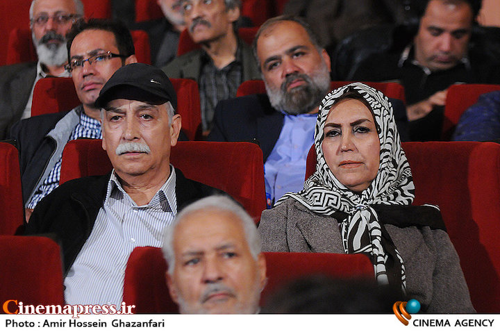 بعید میدانم سینما تا سال ۱۴۰۰ به وضعیت قبلی برگردد مهوش صبرکن و محمود پاک نیت در مراسم بزرگداشت مرحوم فرج الله سلحشور