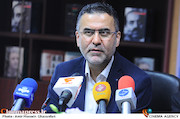حجت اله ایوبی در امضای تفاهم‌نامه vod و تهیه کنندگان سینمای ایران
