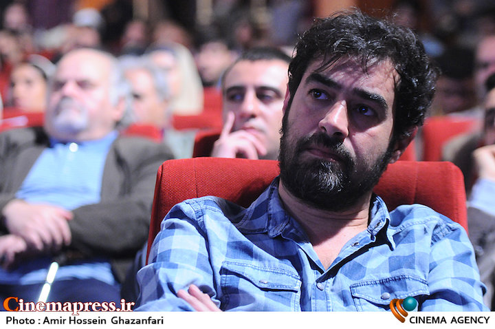 تبریک فرزندان شهید بابایی به «شهاب حسینی»در پی دریافت جایزه جشنواره «مقاومت» شهاب حسینی در افتتاحیه چهاردهمین جشنواره فیلم مقاومت