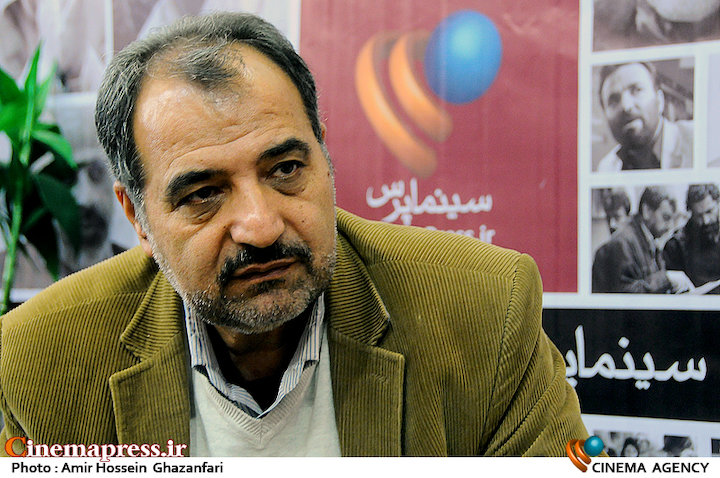 صلح میرزایی: امیدوارم آیت الله رئیسی فرهنگ و هنر به ویژه سینما و ادبیات را جدی بگیرند/ مدیرانی که در حوزه های فرهنگی انتخاب می شوند نباید خون شهدا و دستاوردهای انقلاب را هدر کنند قدرت الله صلح میرزایی در بیست و دومین نمایشگاه مطبوعات