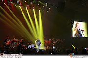 کنسرت رضا صادقی در سی و دومین جشنواره موسیقی فجر