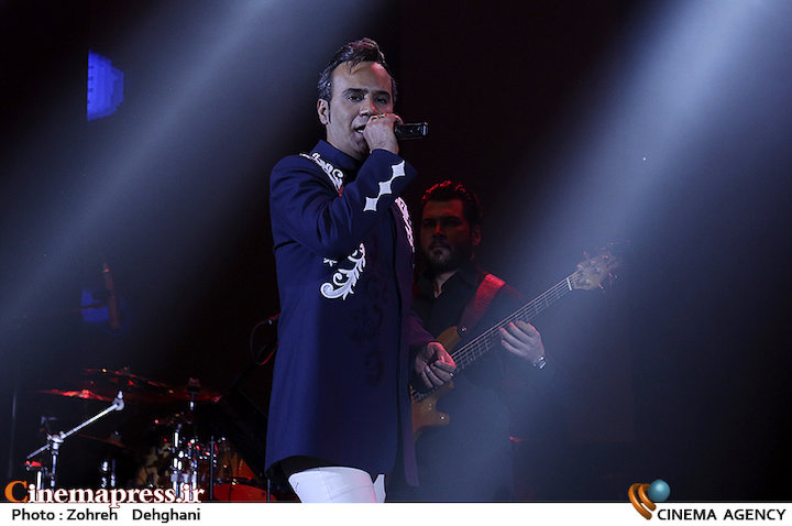 کنسرت شهرام شکوهی در سی و دومین جشنواره موسیقی فجر