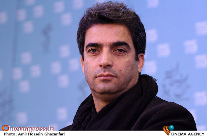 دیدن نسخه قاچاق «رحمان ۱۴۰۰» حرام است منوچهر هادی در نشست خبری فیلم سینمایی «کارگر ساده نیازمندیم»