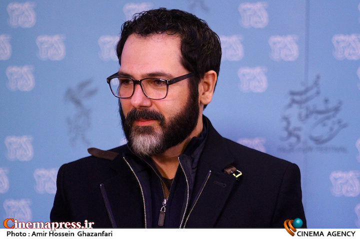 تهامی: سینما فقط مختص فیلم های کمدی نیست و مدیران سازمان سینمایی باید تدبیری برای تولید آثار در ژانرهای گوناگون داشته باشند کوروش تهامی در نشست خبری فیلم سینمایی «رگ خواب»