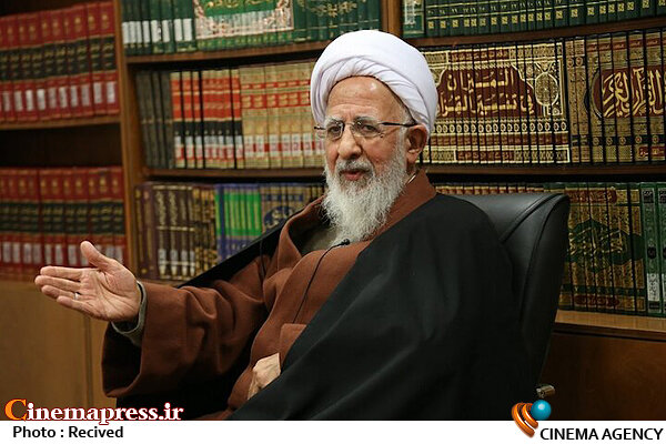 «زندگی سالم» دو سومش با «زیرکی» و «درایت» میگذرد و یک سومش با «تغافل»/ کسی که میخواهد «جامعه» را اصلاح کند، ابتدا باید «درون خود» را اصلاح کند آیتالله جوادی آملی