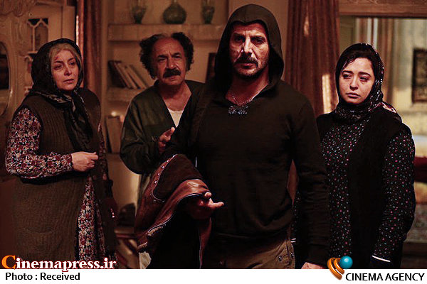 تحویل «درخونگاه» به دفتر جشنواره فیلم سینمایی «درخونگاه»
