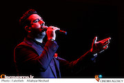 کنسرت امید حاجیلی در سی و سومین جشنواره موسیقی فجر