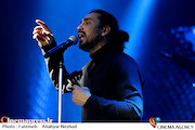 کنسرت امیرعباس گلاب در سی و سومین جشنواره موسیقی فجر