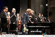 اجرای ارکستر سمفونیک تهران در سی و سومین جشنواره موسیقی فجر