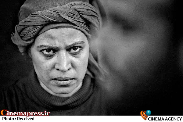 «کارد، ترنج، زلیخا» روی سن تئاترشهر نمایش "کارد، ترنج، زلیخا"