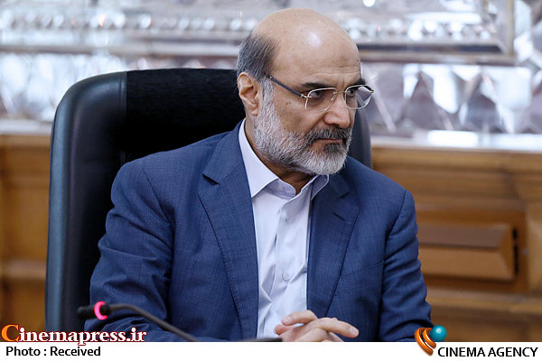 وسعت تنوع موضوعات برنامه «عصرجدید» در فصل بعدی علی عسکری در دیدار رئیس مجلس و جمعی از کارگردانان