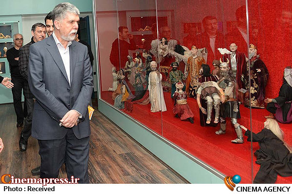 وزیر ارشاد «اپرای عروسکی خیام» را تماشا کرد وزیر ارشاد به دیدن «اپرای عروسکی خیام» نشست