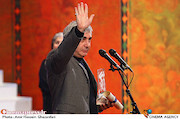 ابراهیم حاتمی کیا در مراسم اختتامیه سی و ششمین جشنواره فیلم فجر