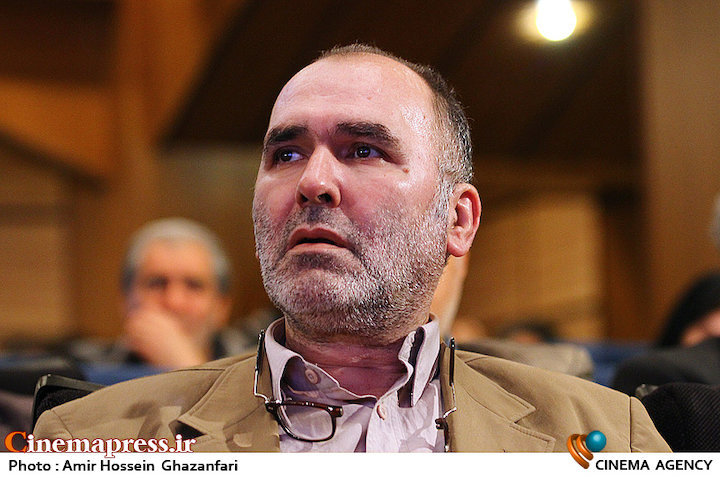 برجی: برخی مدیران فرهنگی کارشان فراتر از خیانت است و در حال نابودی کامل فرهنگ دفاع مقدس هستند رضا برجی در مراسم انتخاب چهره سال هنر انقلاب اسلامی