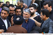 عباس صالحی در مراسم تشییع مرحوم عزت الله انتظامی
