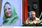 غلامرضا آزادی در مراسم بزرگداشت فریال بهزاد در سی و یکمین جشنواره فیلم های کودکان و نوجوانان
