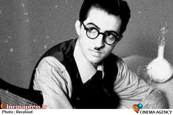 هاله شبه روشنفکران دور تاریکیهای هدایت  صادق هدایت