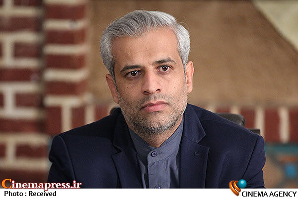 «دوبله» را میتوان به نسلهای مختلف تقسیم کرد/ بسیاری از «بزرگان دوبله» همچنان در «تلویزیون» فعالاند و با مدیریت و نظارت آنها «دوبلورهای جوان» در حال رشد و یادگیریاند فرشید شکیبا