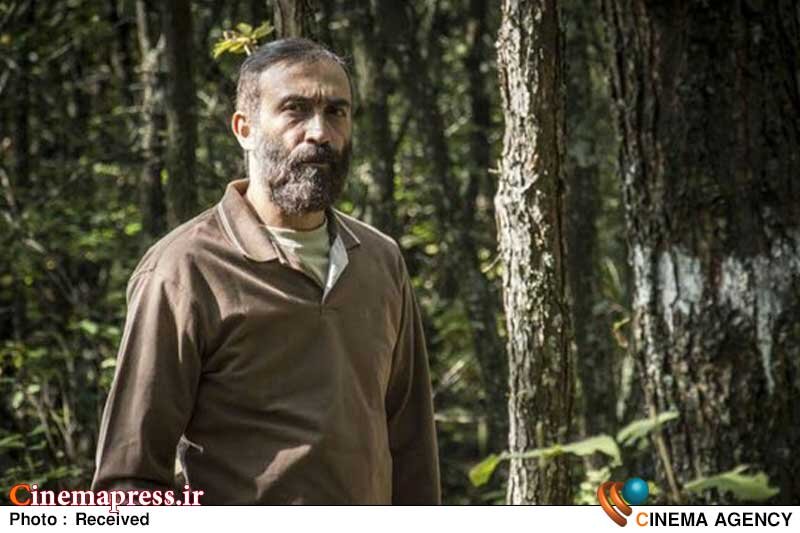 در «منطقه پرواز ممنوع» سبک زندگی متفاوتی به نمایش درآمده است/ یک نشست با حال و هوای شهدای مدافع حرم هادی حجازی فر در فیلم «منطقه پرواز ممنوع»