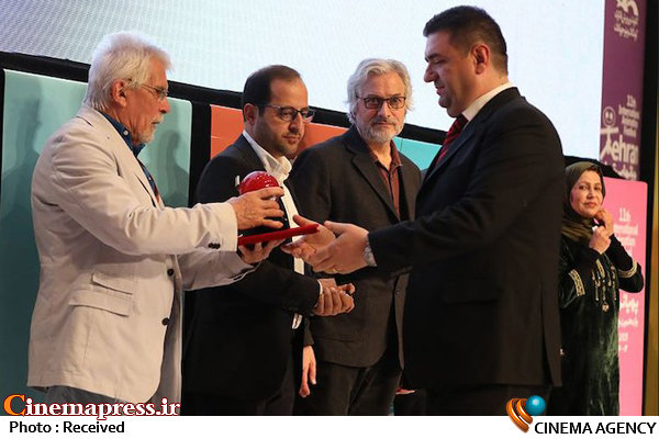 تندیس طلایی فیلم اول جشنواره پویانمایی برای «این کیک شگفت انگیز!» یازدهمین جشنواره بینالمللی پویانمایی تهران