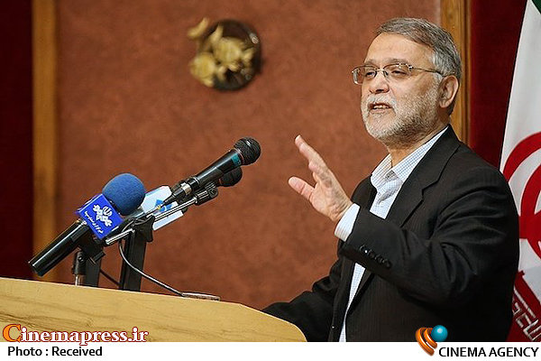 توجیه انتخاب دو بازیگر برای اجرای برنامههای تلویزیونی سیدمرتضی میرباقری