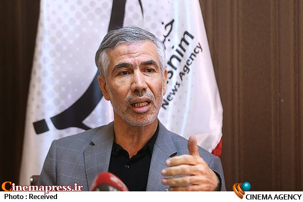 مجموعه سرودههای انتظار یک شاعر در راه نمایشگاه کتاب رضا اسماعیلی