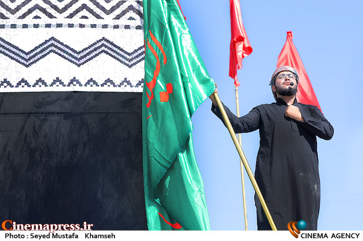 «همایش بینالمللی تئاتر پیادهروی اربعین» برگزار میشود اجرای سرود نمایش در پیاده روی اربعین