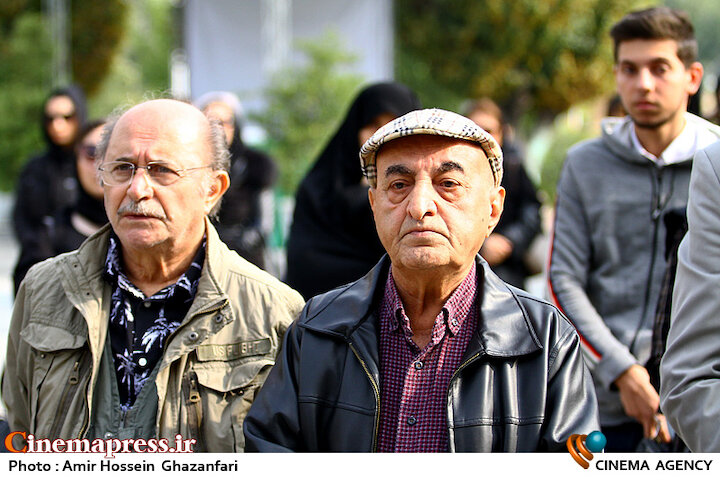 متاسفانه از میان ده کارتونی که وارد می شود شاید فقط یکی از کارتون ها جذاب باشد و از نظر من بقیه به هیچ دردی نمیخورند متاسفانه از میان ده کارتونی که وارد می شود شاید فقط یکی از کارتون ها جذاب باشد و از نظر من بقیه به هیچ دردی نمیخورند