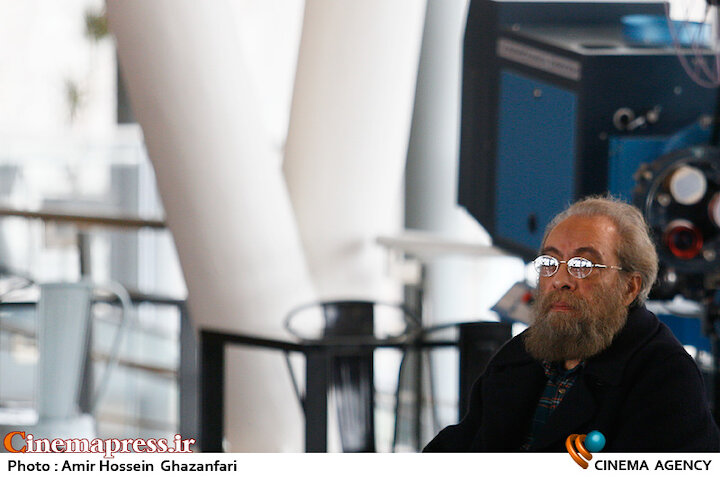 میدانِ شعر کلاسیک ایران، میدان منِ فراستی نیست! مسعود فراستی در مراسم قرعهکشی جدول سینمای رسانه در سیوهشتمین جشنواره فیلم فجر