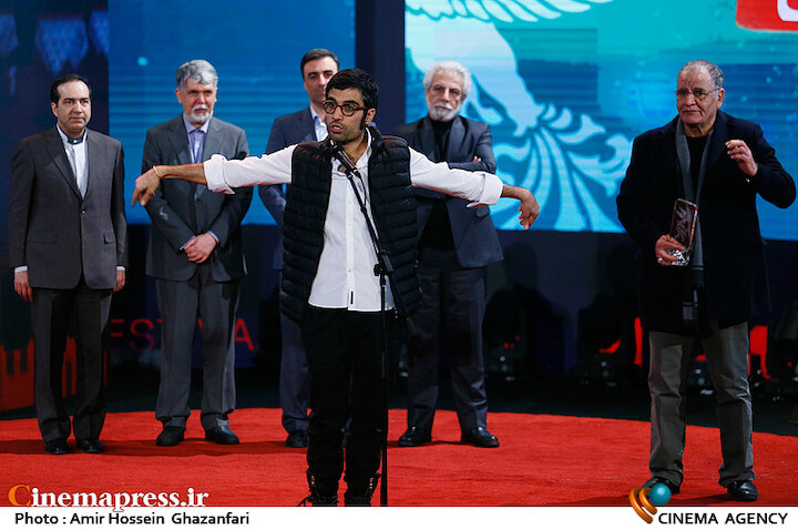 امید و ای کاش که بین سینمای سرخوش و سینمای سرسنگین در تولید و اکران تعادل ایجاد شود امید و ای کاش که بین سینمای سرخوش و سینمای سرسنگین در تولید و اکران تعادل ایجاد شود