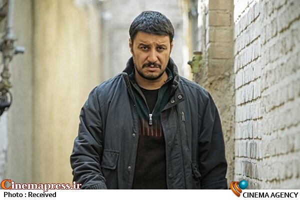 «شنای پروانه» قاچاق شد جواد عزتی در فیلم سینمایی شنای پروانه