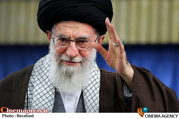 مهمترین و موثرترین مدیریت کشور «ریاست جمهوری» است/بعضی افتخار میکنند که «فضای مجازی» را ول کردهاند امام خامنه ای-مقام معظم رهبری